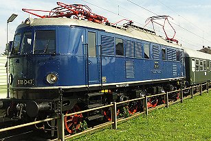 E 18047